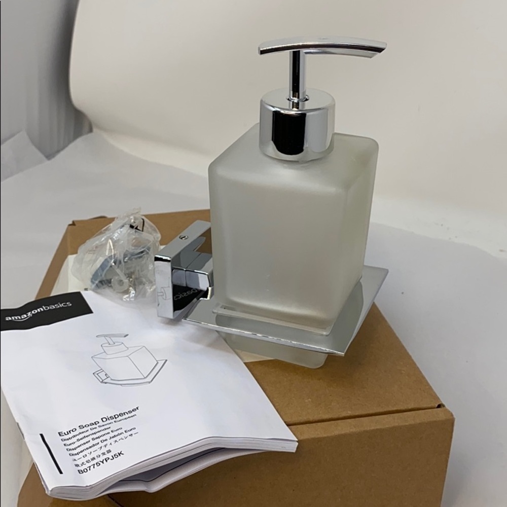Euro Glass Chrome Wall Mounted Soap Dispenser NEW